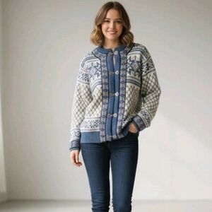 Dale of Norway Vintage Nordic Wool Cardigan Clasp Closure
